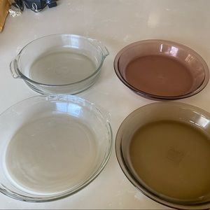 Pyrex multiple baking dishes ๐ฅ Comes with a gift๐๐ or one for $15 ๐ฅง๐ฎ๐ง๐ฐ